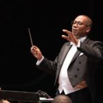 Sinfônica do Espírito Santo apresenta ‘The Afro-American Symphony’ sob regência de maestro panamenho Dino Nugent