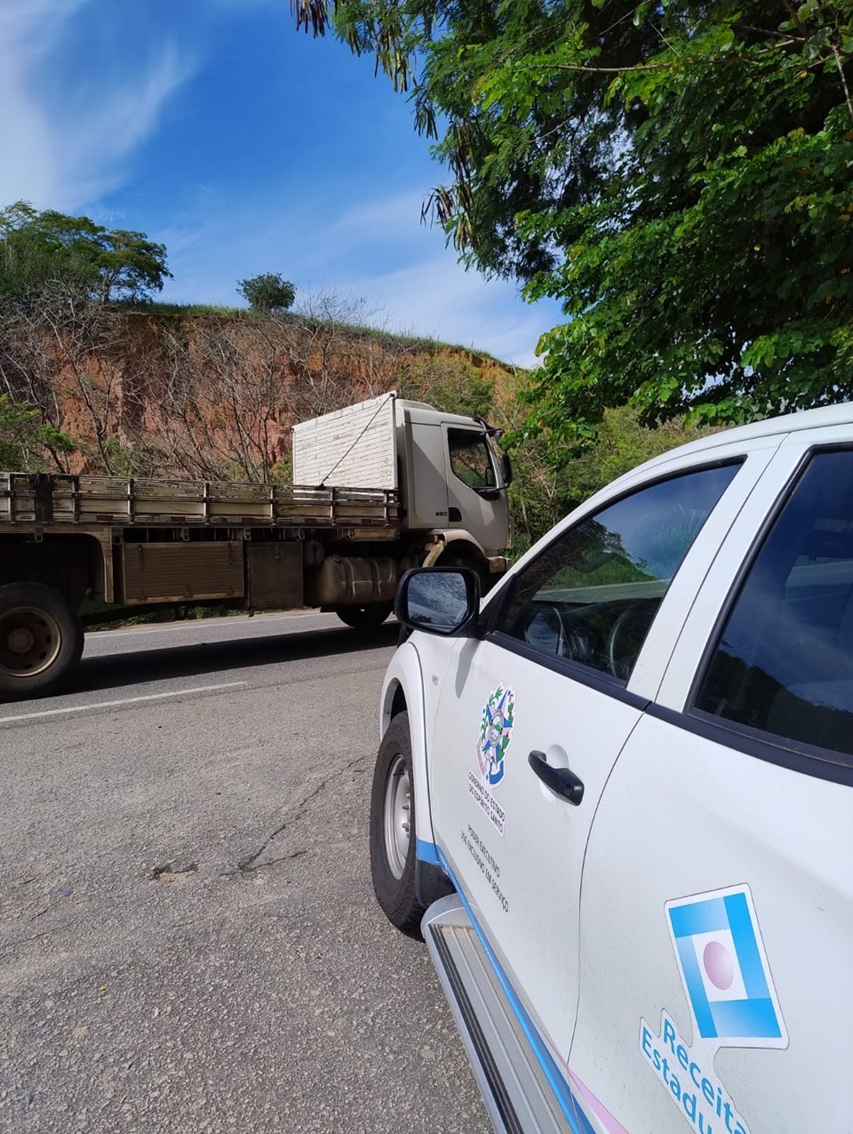 Fiscalização em Marataízes flagra transporte irregular de mercadorias