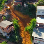 Prefeitura realiza demolição de edificações condenadas pela Defesa Civil