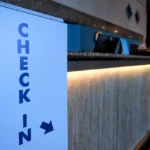 Hospedagens têm até esta segunda para adotar check-in digital