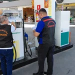 Procon Colatina divulga pesquisa de preços de combustíveis e fiscaliza documentação de postos