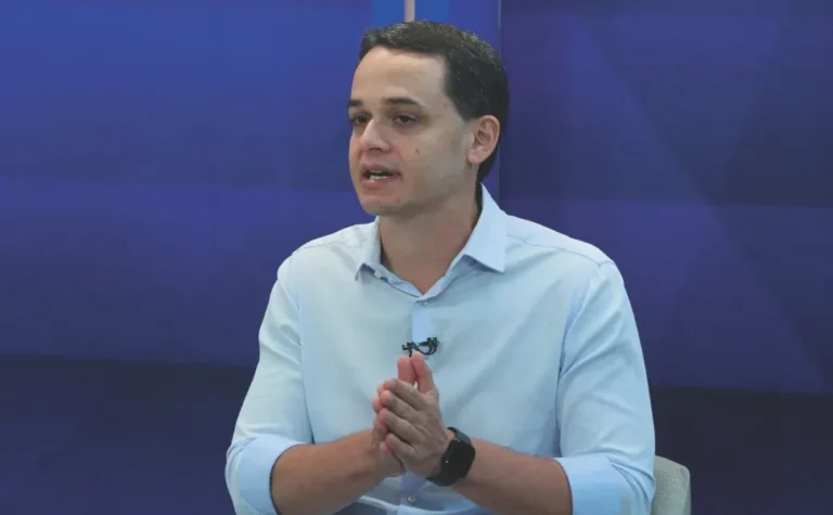 Pazolini anuncia apoio a Flávio Bolsonaro